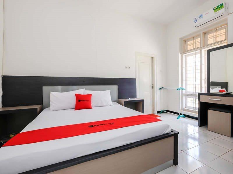 Reddoorz Near Moro Mall Пурвокерто Екстериор снимка