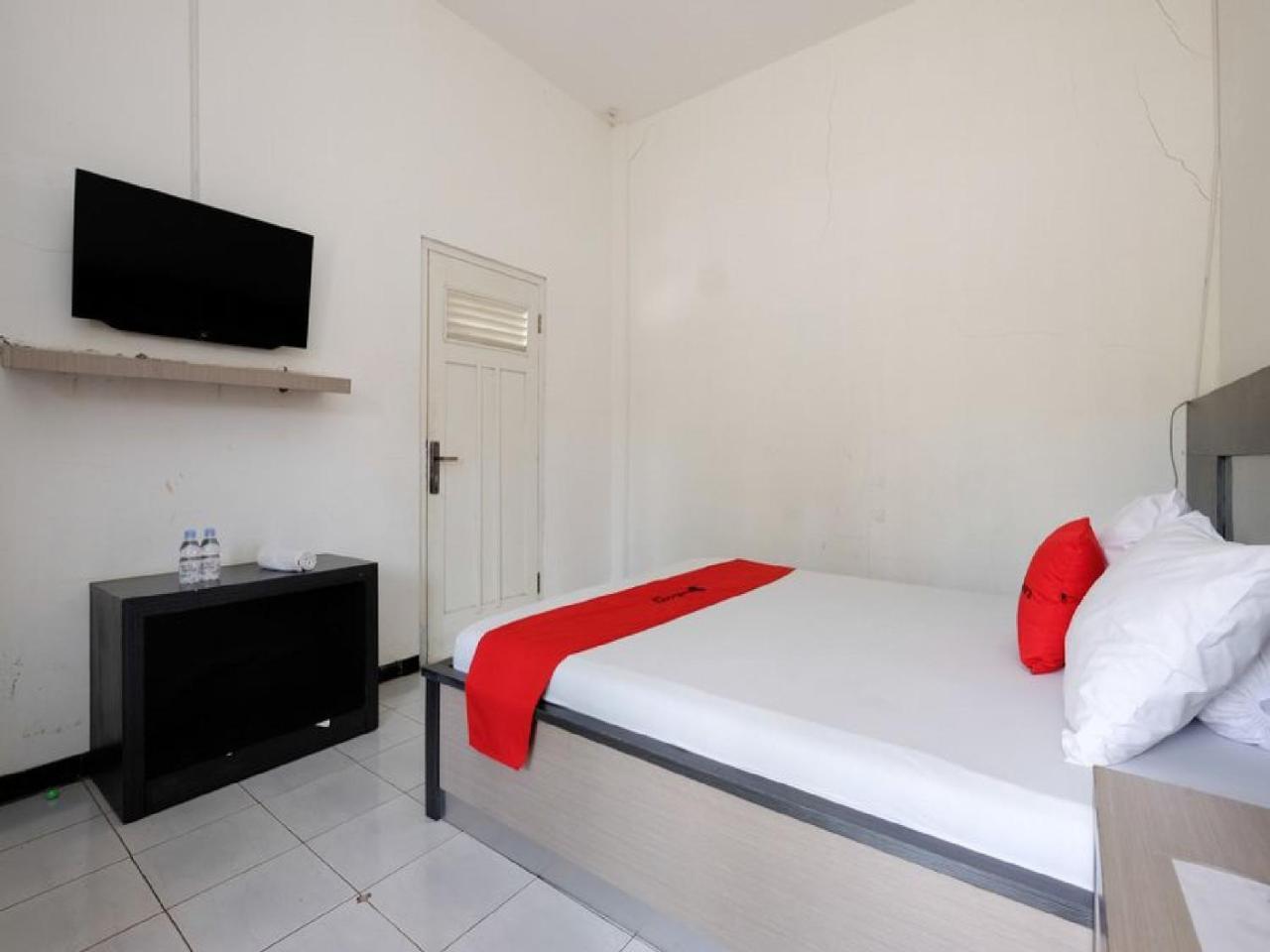 Reddoorz Near Moro Mall Пурвокерто Екстериор снимка