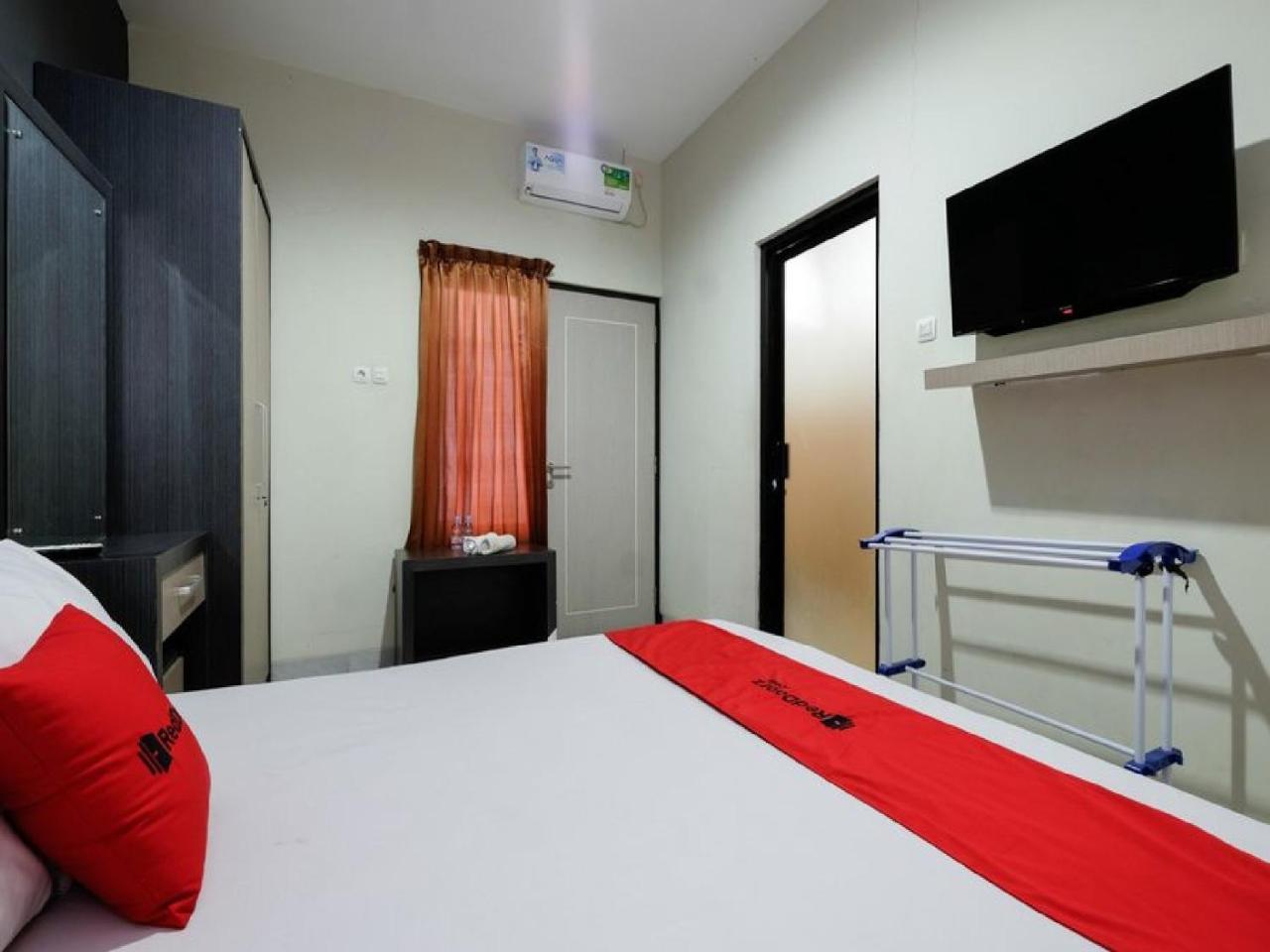 Reddoorz Near Moro Mall Пурвокерто Екстериор снимка