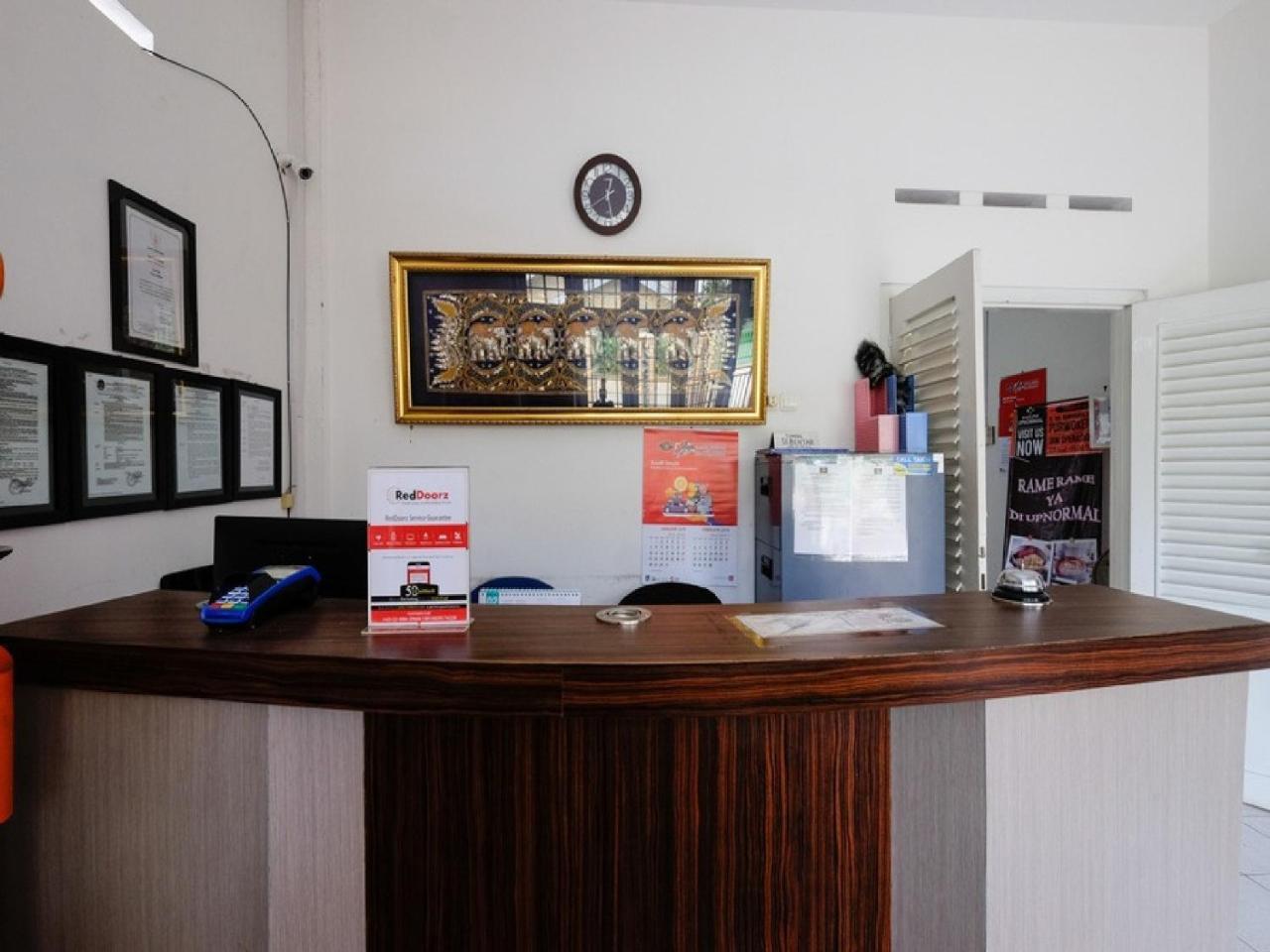 Reddoorz Near Moro Mall Пурвокерто Екстериор снимка