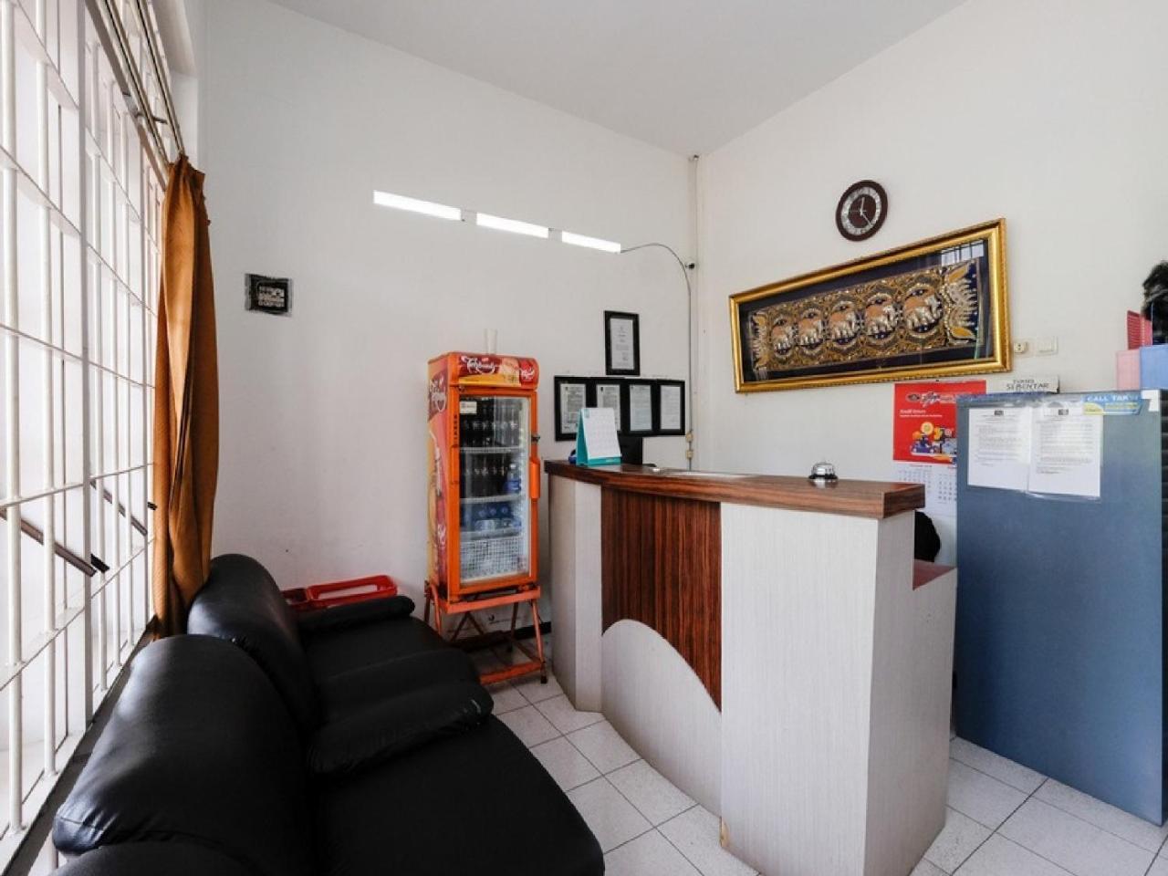 Reddoorz Near Moro Mall Пурвокерто Екстериор снимка