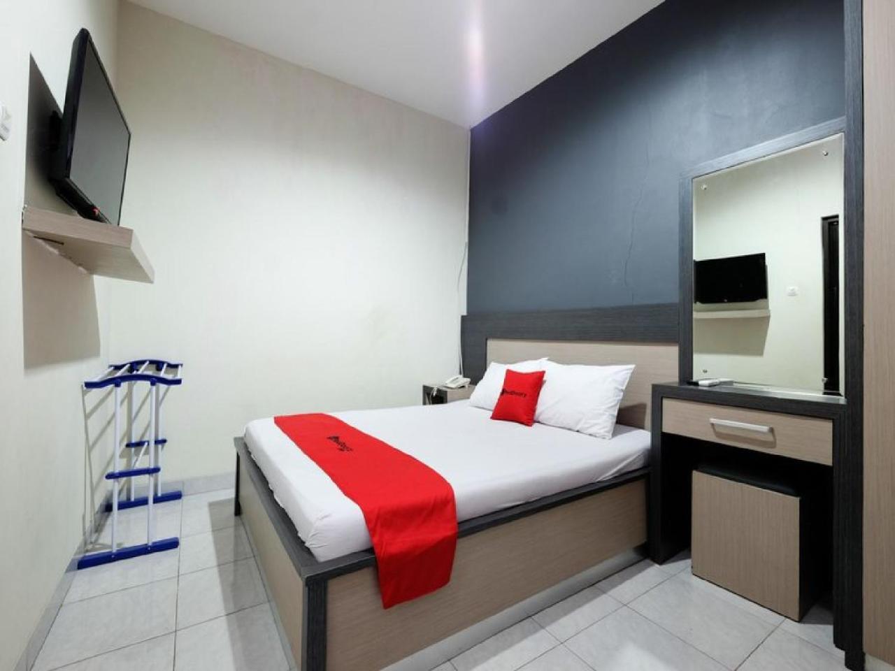 Reddoorz Near Moro Mall Пурвокерто Екстериор снимка