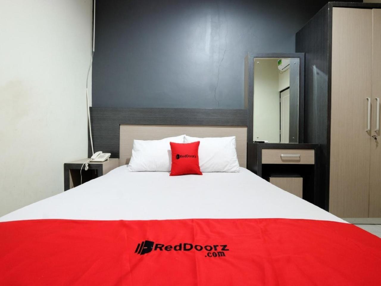 Reddoorz Near Moro Mall Пурвокерто Екстериор снимка